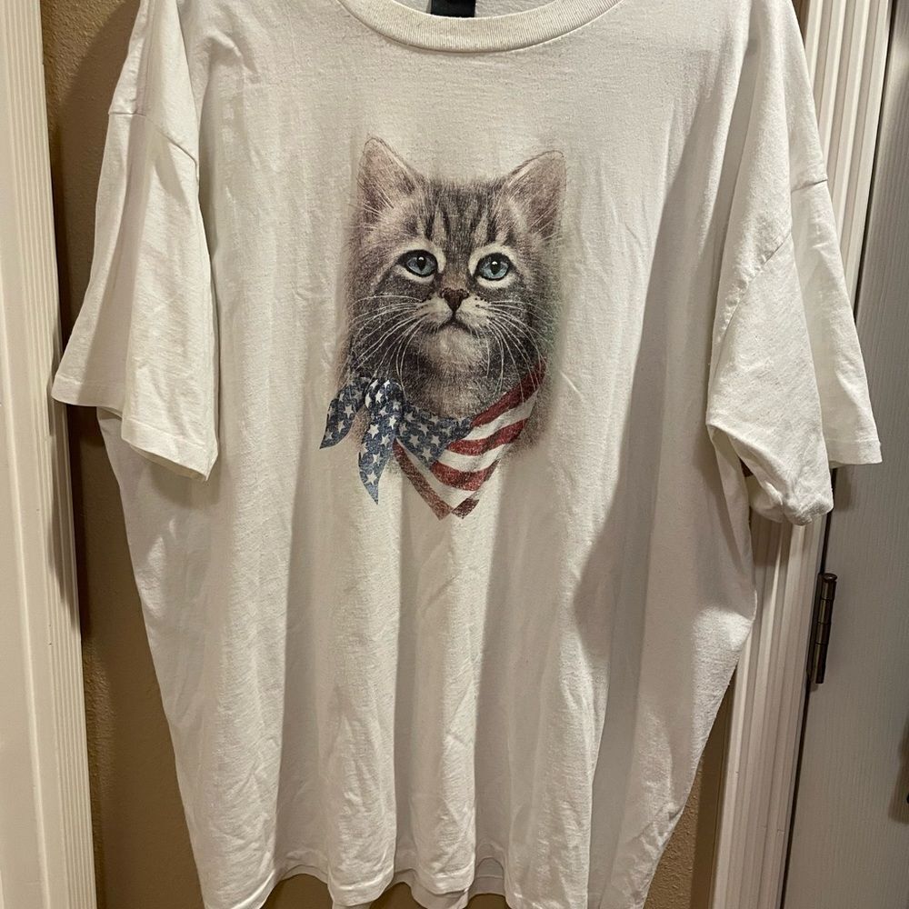 Cat USA Themed Vintage 90’s Tee